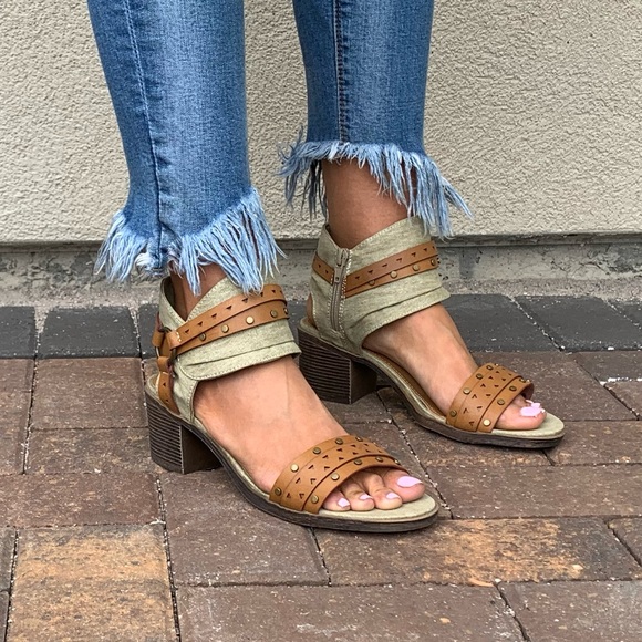 NIB Canvas Harness Boho Kitten Block Heel Sandal - Picture 2 of 8